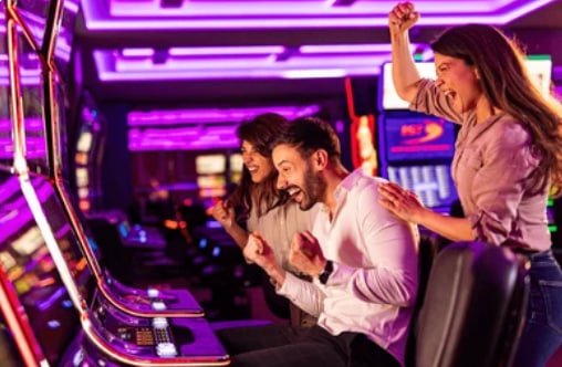 qq333 slot VIP Sportsbook Myanmar National League ဘောလုံးပွဲ Betting ပြုလုပ်နေသောပုံ